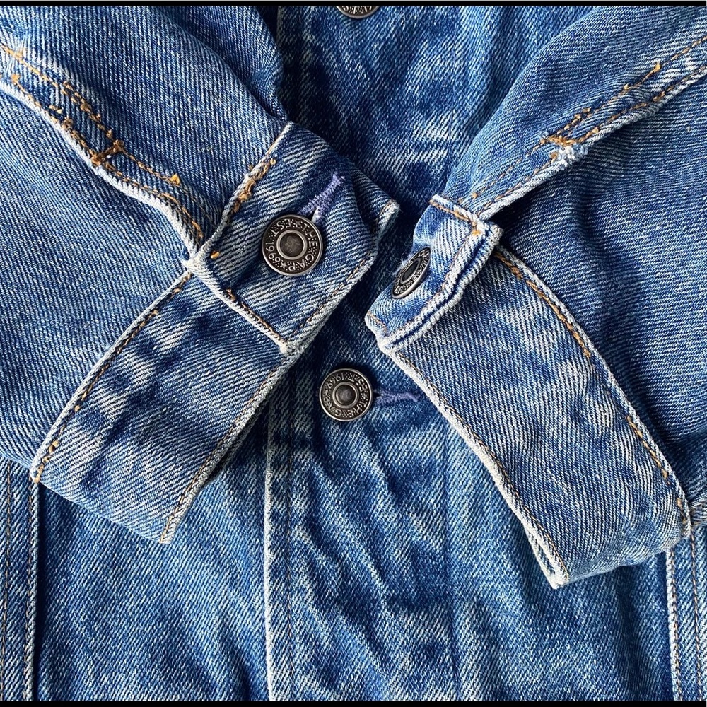 ❗️SOLD❗️GAP Denim Jacket - Picture 5 of 10